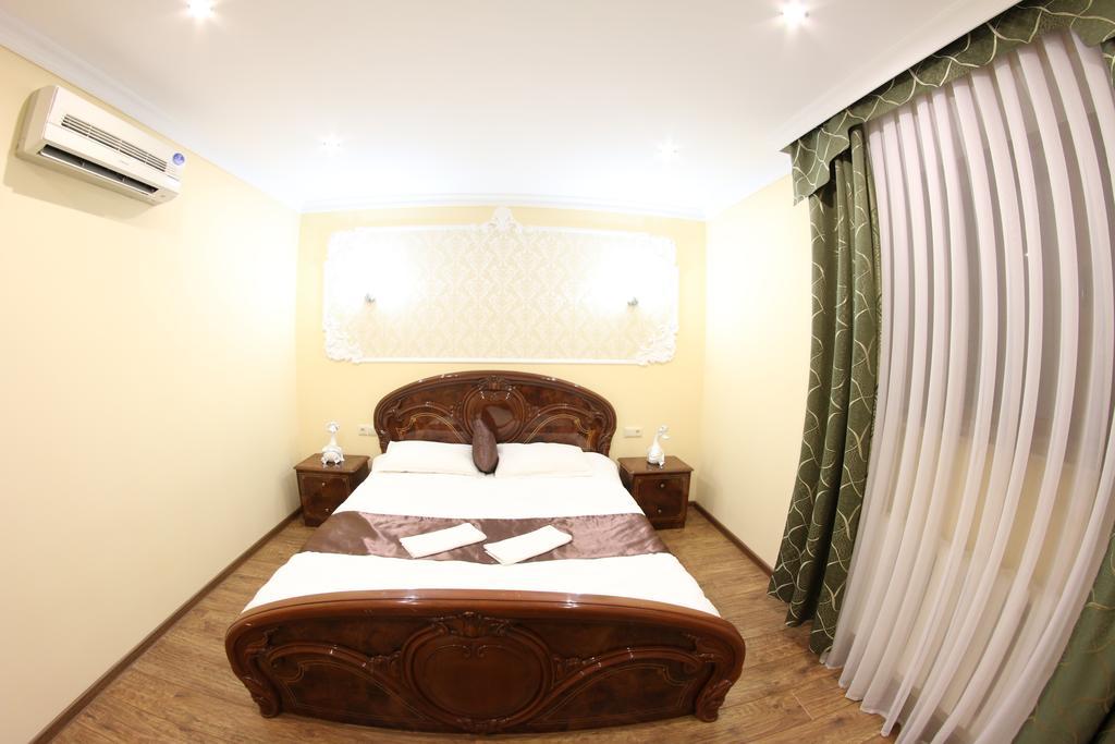Sky Luxe Hotel Astaná Habitación foto